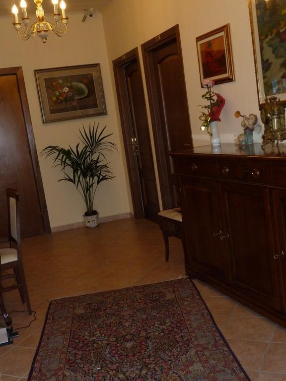 Chiaro Di Luna Viale Italia Sassari Buitenkant foto